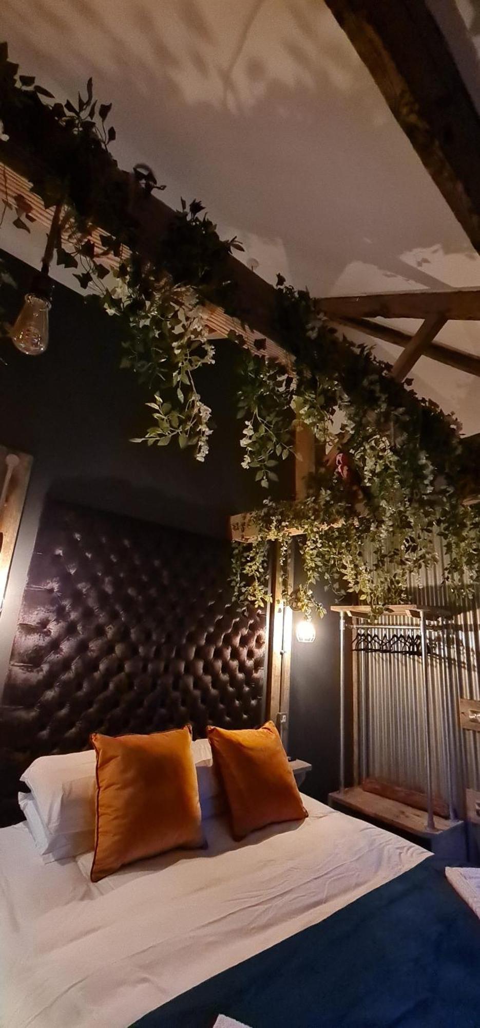 The Waterside Bar, Rooms & Restaurant Swinton  Habitación foto
